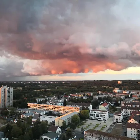 Skyline-aussicht Und Fantastische Sonnenuntergaenge *