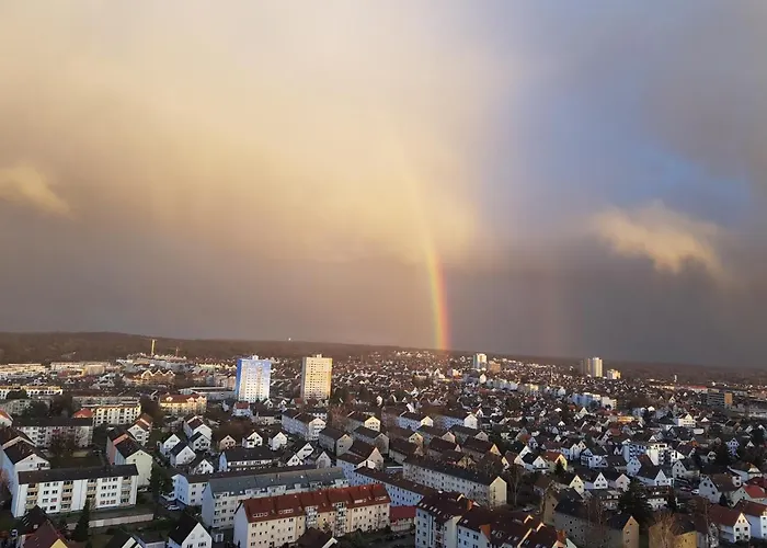 Skyline-aussicht Und Fantastische Sonnenuntergaenge Apartment